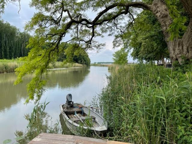 Domaine De La Bergerie Villa Zuid-Beijerland Екстериор снимка